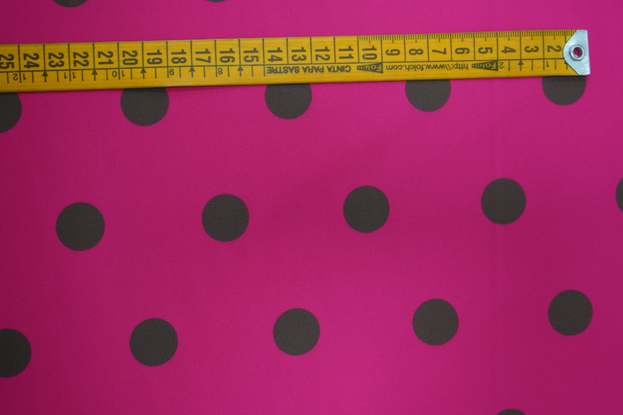Tela flamenca fucsia con lunares chocolate de poliéster para vestido de flamenca